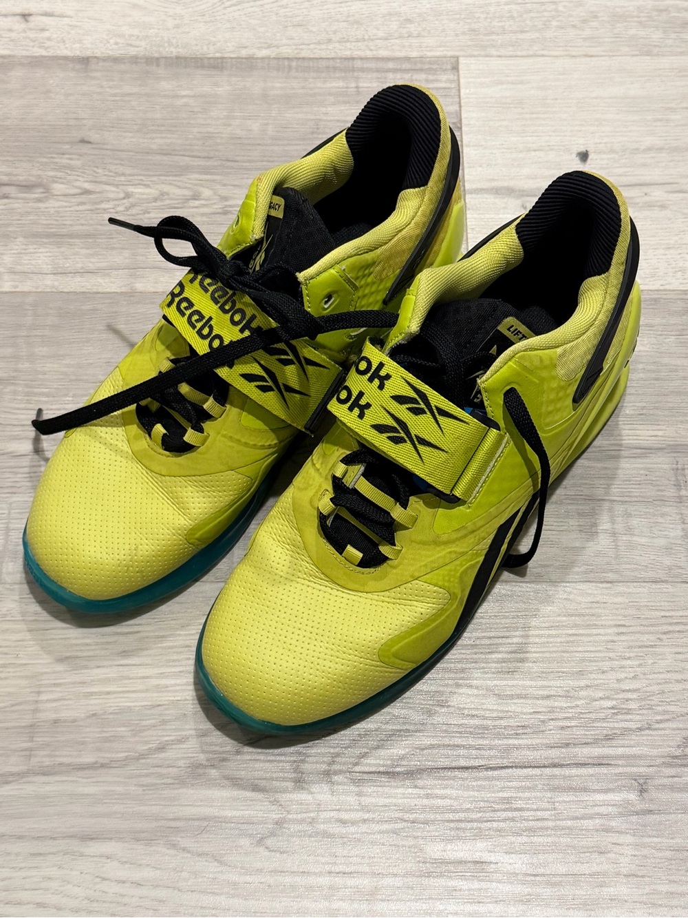 Reebok Lifter sz 10 Men's Yellow Athletic Training Shoes